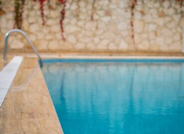 Piscinas Lara explica cómo recuperar el agua de la piscina después de las tormentas