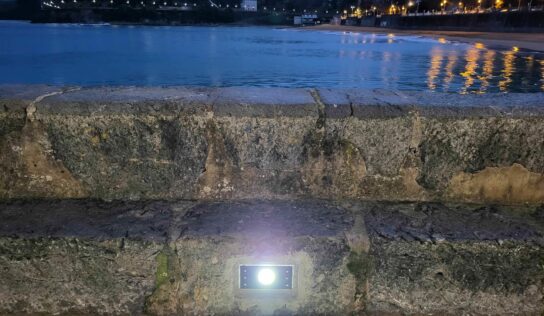 Las luminarias inalámbricas TESLEC alumbran los puertos de Bizkaia