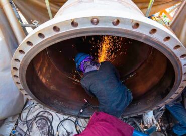 ¿Qué tipos de materiales se utilizan en la calderería industrial?