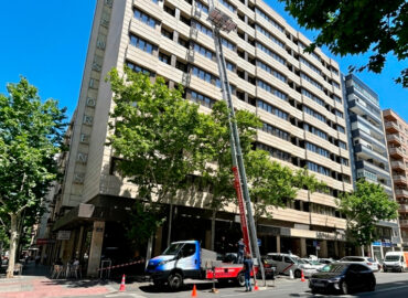 Alquiler de grúas en Madrid: Eficiencia y logística urbana