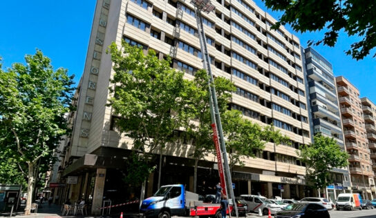 Alquiler de grúas en Madrid: Eficiencia y logística urbana